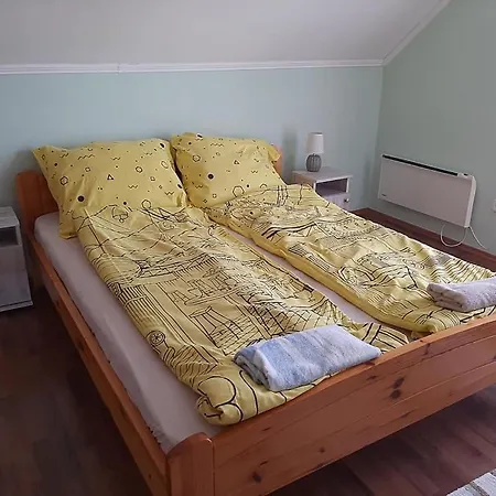 Szolocskei Vendeghaz Es Piheno Holiday home